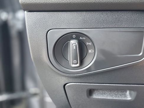 Used 2023 Volkswagen Tiguan SE R-Line FWD image 38