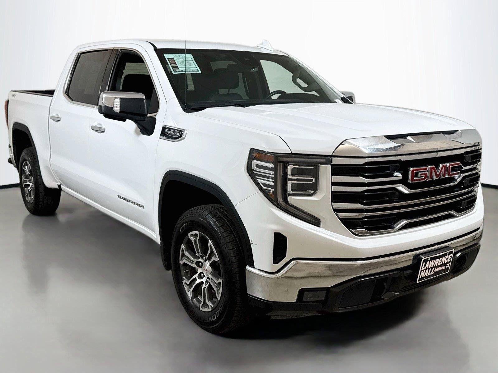 Used 2025 GMC Sierra 1500 SLT AWD/4WD image 3