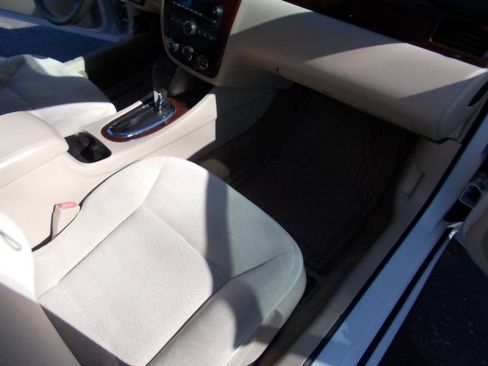 Used 2011 Chevrolet Impala LS image 21