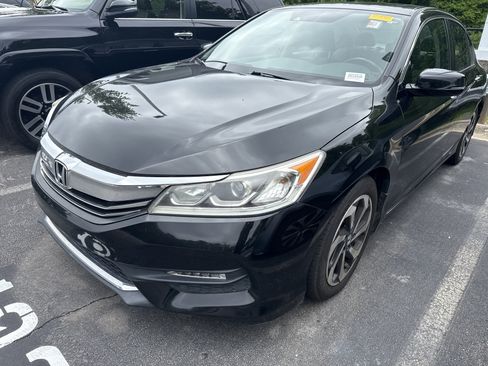 Used 2017 Honda Accord EX-L image 5