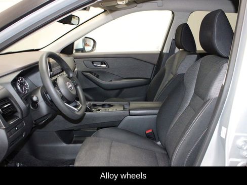 Used 2022 Nissan Rogue SV image 10