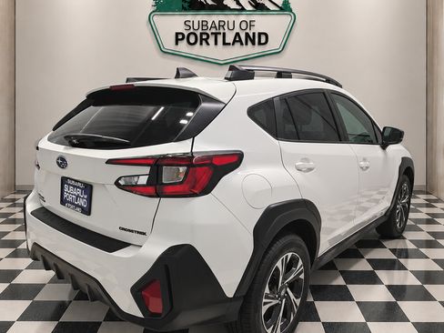 Used 2026 Subaru Crosstrek 2.5i Premium AWD/4WD image 4
