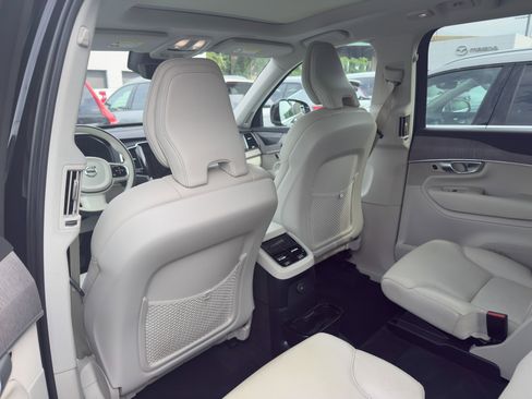Certified 2023 Volvo XC90 T8 Plus image 29