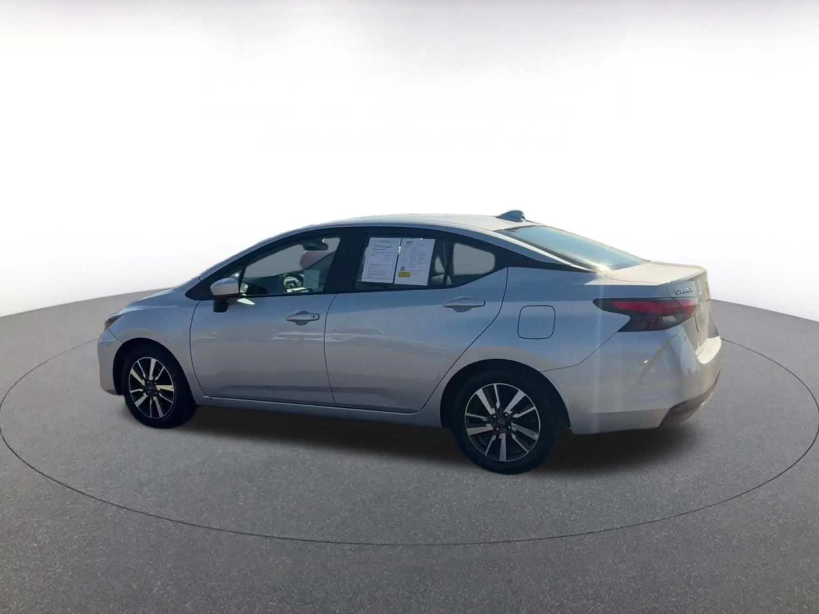 Used 2025 Nissan Versa SV FWD image 9