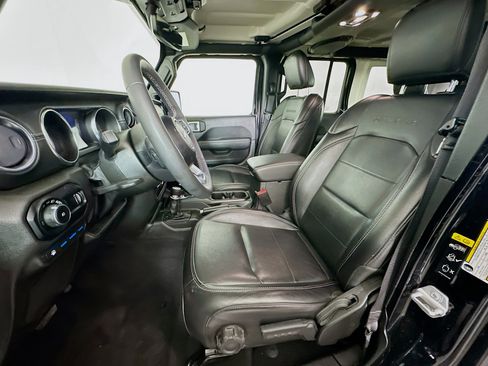 Used 2023 Jeep Wrangler Sahara AWD/4WD image 13