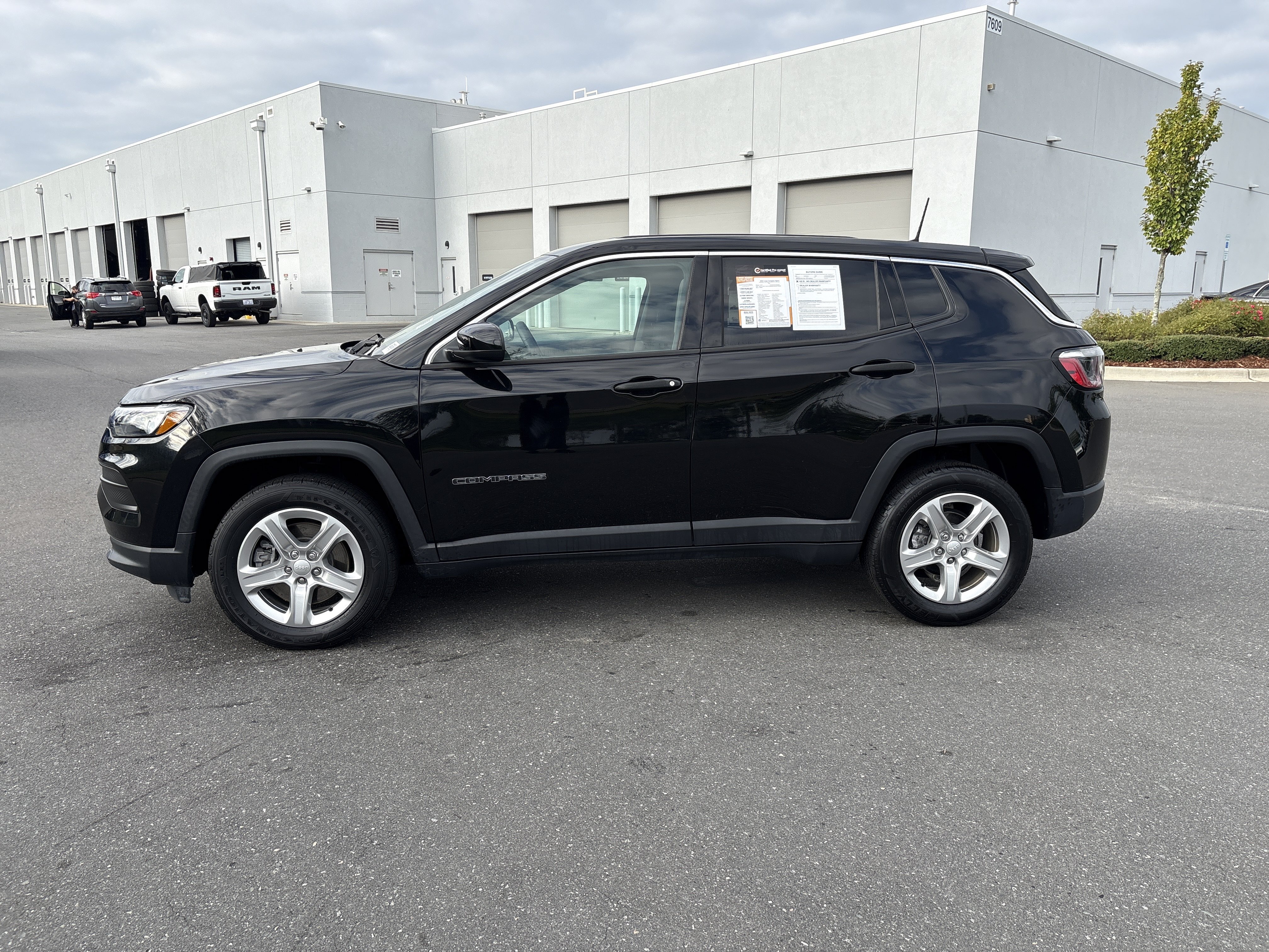 Used 2023 Jeep Compass Sport AWD/4WD image 6