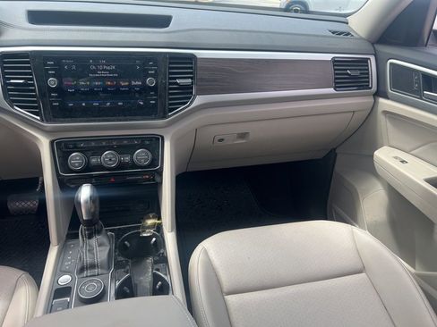 Used 2023 Volkswagen Atlas SE w/ Panoramic Sunroof Package AWD/4WD image 27