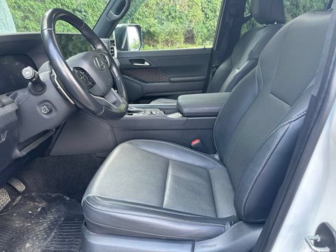 Used 2024 Lexus GX 550 w/ Accessory Package (Z1) AWD/4WD image 3