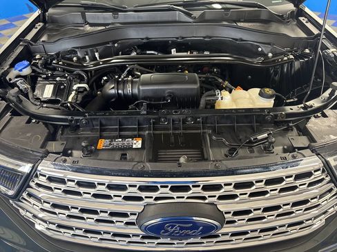 Certified 2023 Ford Explorer Limited w/ Limited Technology Package AWD/4WD image 23