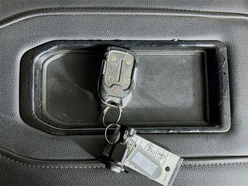 Used 2020 Chevrolet Silverado 2500 LTZ w/ LTZ Premium Package image 35