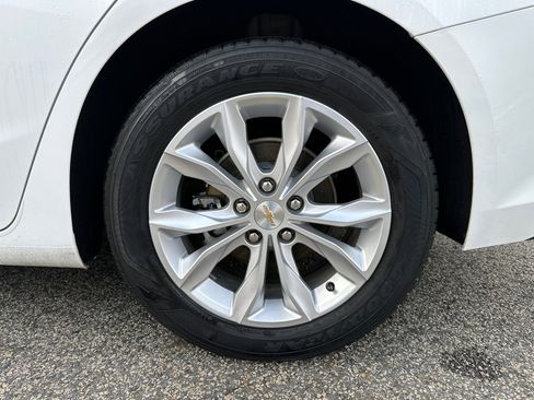 Used 2023 Chevrolet Malibu LT image 19