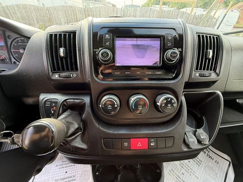 Used 2021 RAM ProMaster 2500 FWD image 4