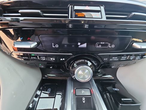 Used 2023 Acura MDX SH-AWD w/ Technology Package image 23