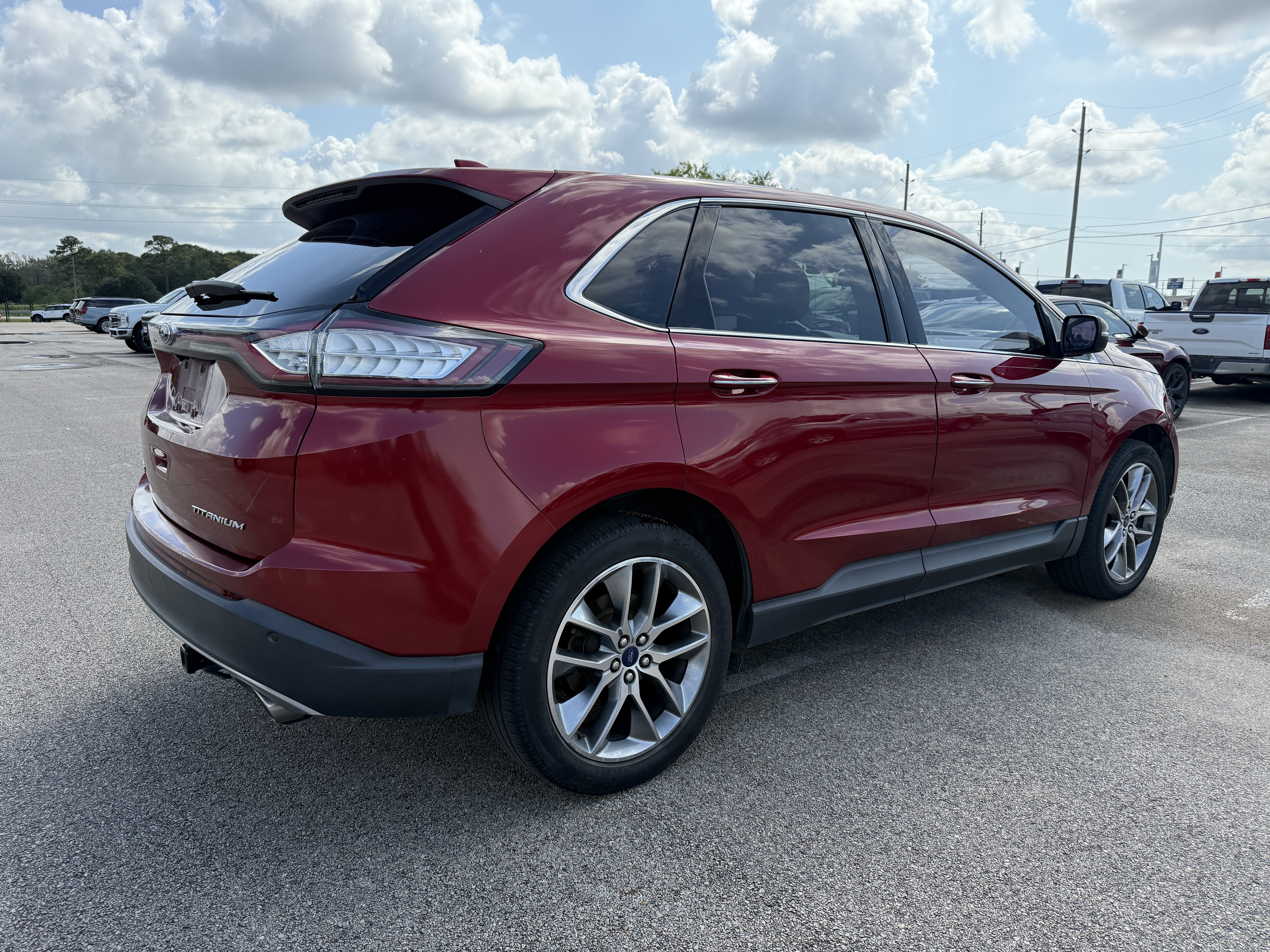 Used 2016 Ford Edge Titanium w/ Equipment Group 301A FWD image 2
