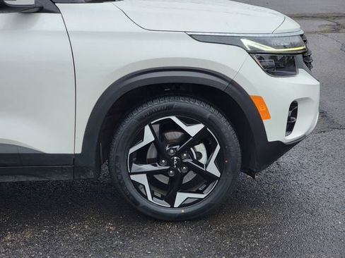 Used 2024 Kia Seltos EX image 9