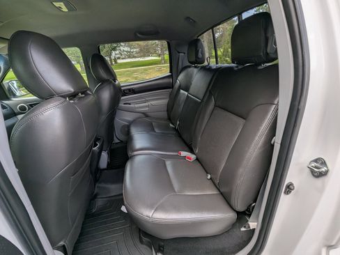 Used 2014 Toyota Tacoma 4x4 Double Cab image 19