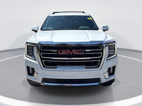 Used 2023 GMC Yukon SLT w/ SLT Premium Package AWD/4WD image 2