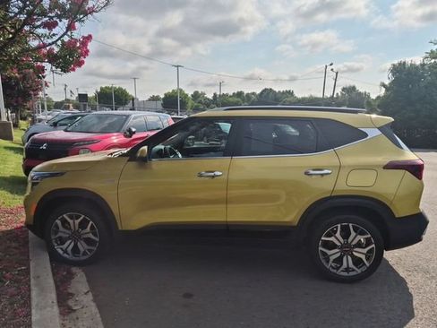 Used 2023 Kia Seltos SX w/ SX Sunroof Package AWD/4WD image 6