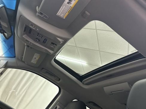 Used 2016 Cadillac Escalade Luxury image 20