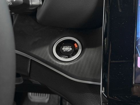 New 2025 Jeep Grand Cherokee Altitude AWD/4WD image 30