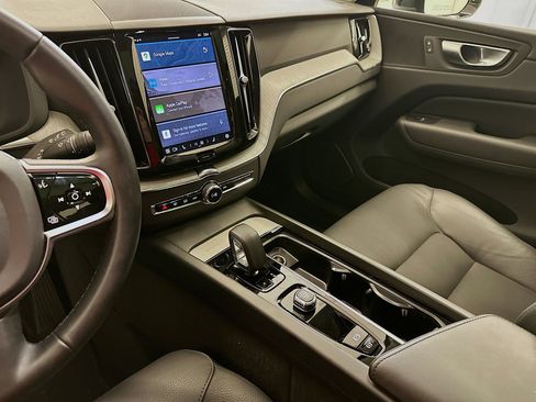 Used 2025 Volvo XC60 B5 Plus image 26