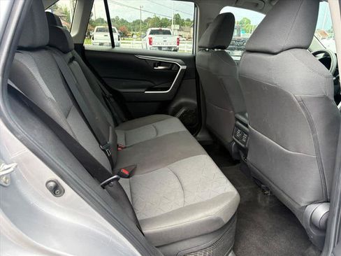 Used 2025 Toyota RAV4 XLE AWD/4WD image 7