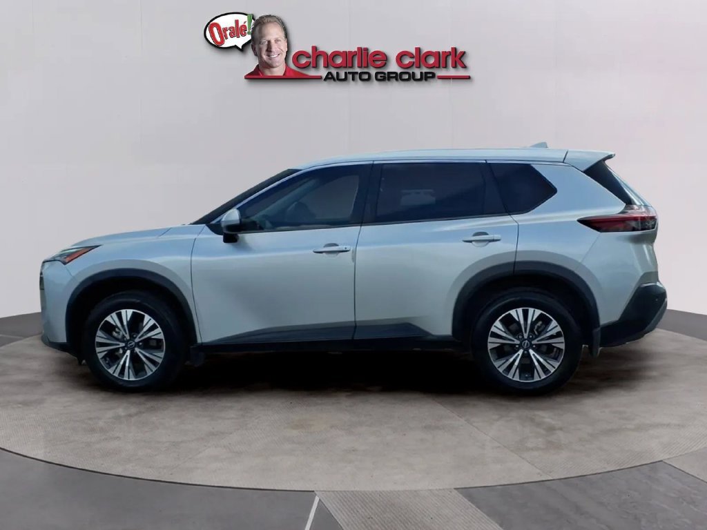 Used 2023 Nissan Rogue SV FWD image 2