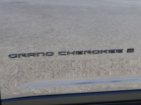Used 2023 Jeep Grand Cherokee L Laredo AWD/4WD image 10