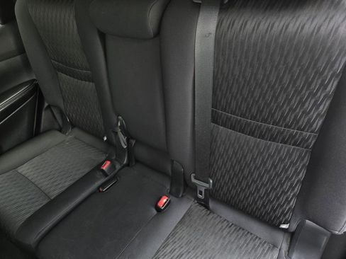 Used 2018 Nissan Rogue SV w/ Premium Package FWD image 13