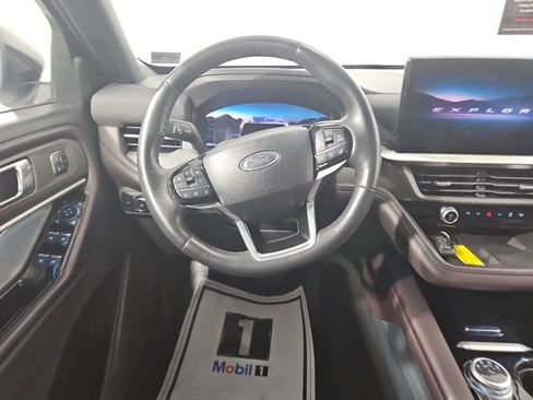 Used 2025 Ford Explorer Platinum w/ LUX Leather Package AWD/4WD image 14