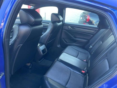 Used 2018 Honda Accord Sport image 10