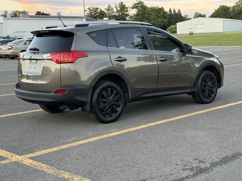 Used 2015 Toyota RAV4 LE AWD/4WD image 7
