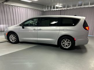 Used 2024 Chrysler Pacifica Touring-L FWD video 4
