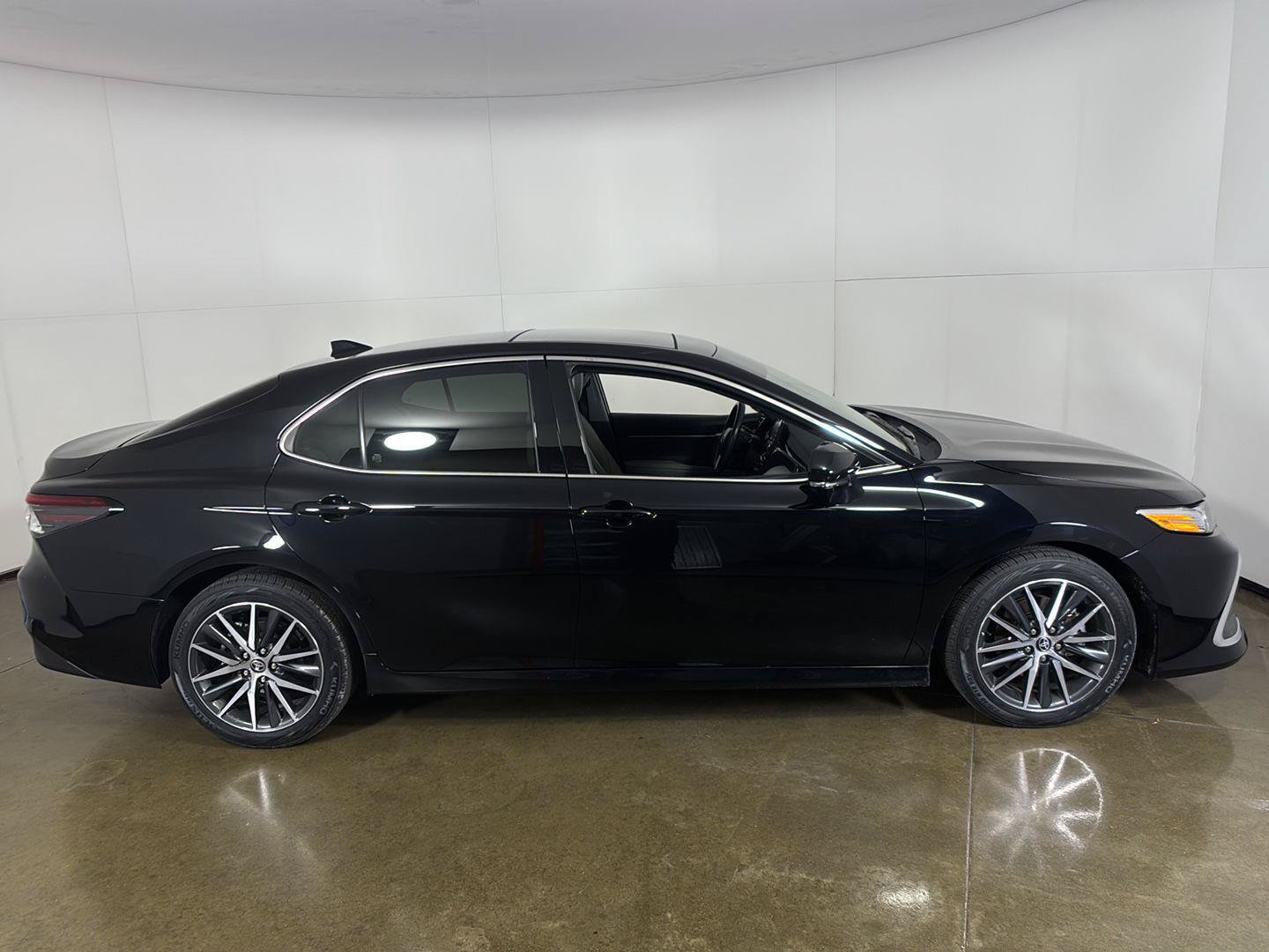 Used 2023 Toyota Camry XLE w/ Cold Weather Package AWD/4WD image 10