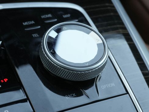 Used 2025 BMW X5 xDrive40i w/ Executive Package image 24