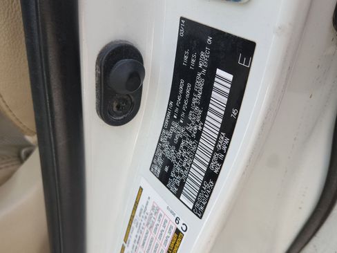 Used 2014 Toyota 4Runner Limited AWD/4WD image 18