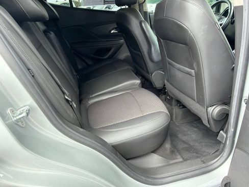 Used 2022 Buick Encore Preferred w/ Safety Package FWD image 15