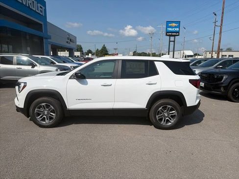 New 2027 GMC Terrain Elevation w/ LPO, Floor Liner Package FWD image 3