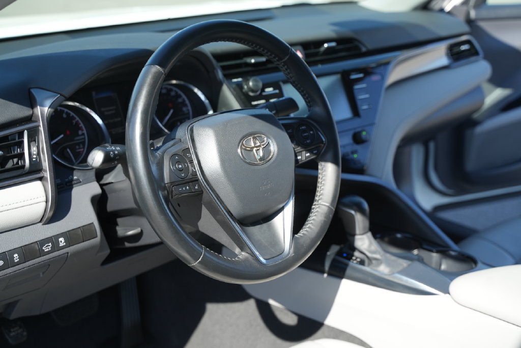 Used 2020 Toyota Camry SE FWD image 27