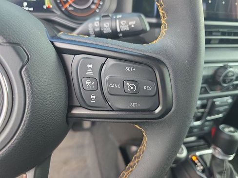 Used 2024 Jeep Wrangler Unlimited Sport AWD/4WD image 29