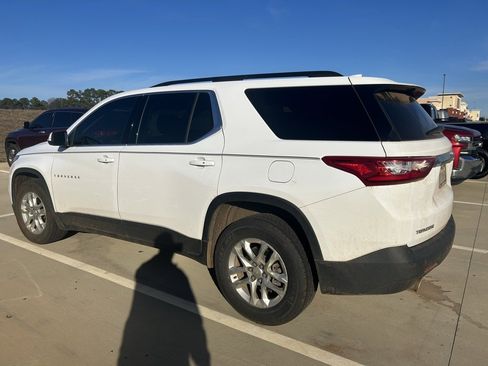 Used 2021 Chevrolet Traverse LT image 8