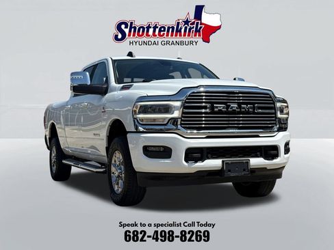 Used 2024 RAM 2500 Laramie AWD/4WD image 3