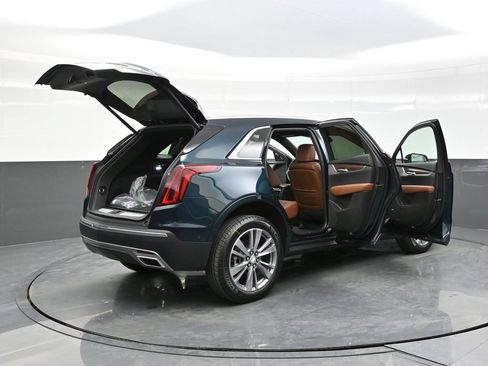 New 2025 Cadillac XT5 Premium Luxury w/ Technology Package AWD/4WD image 39