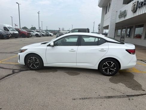 Used 2025 Nissan Sentra SV FWD image 5