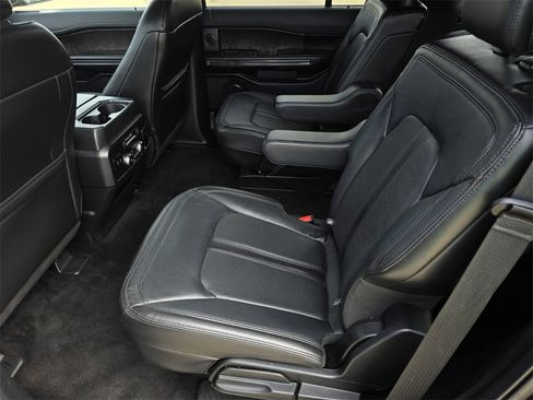 Used 2018 Ford Expedition Limited w/ Equipment Group 301A image 32