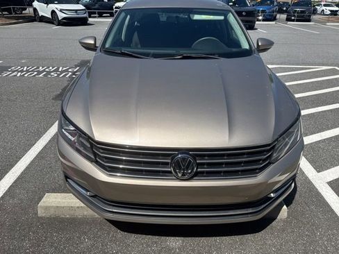 Used 2016 Volkswagen Passat 1.8T S image 2