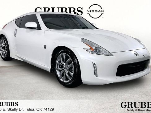 Used 2014 Nissan 370Z Coupe RWD image 1