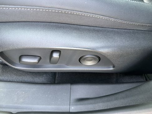 Used 2025 Chevrolet Equinox LT w/ Convenience Package II AWD/4WD image 16