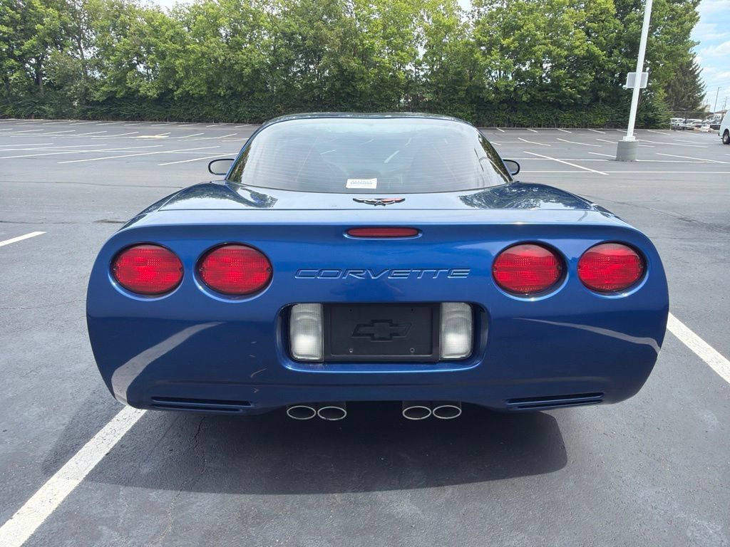 Used 2002 Chevrolet Corvette Coupe w/ Preferred Equipment Group2 RWD image 4