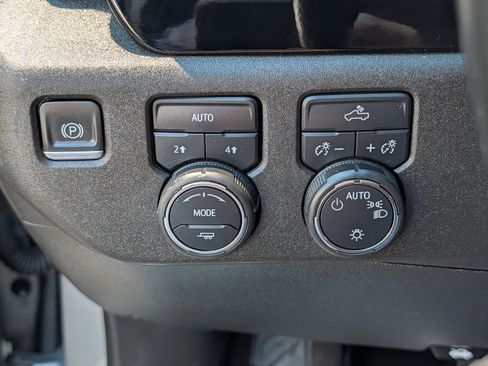 Used 2023 Chevrolet Silverado 1500 LT w/ Protection Package AWD/4WD image 22